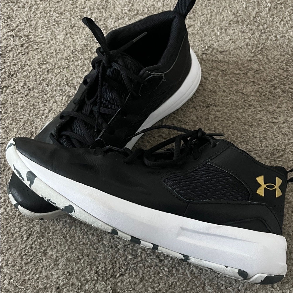 Under Armour Mid Shoes Men’s 9.5/Women’s 11